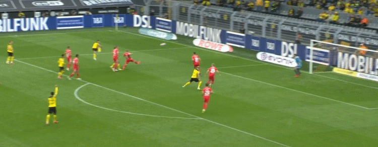Ein Traumtor von Raphael Guerreiro. Ein Traumtor von Raphael Guerreiro.