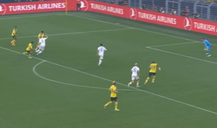 Das könnte ein guter Spielzug von Borussia Dortmund sein. Das könnte ein guter Spielzug von Borussia Dortmund sein.